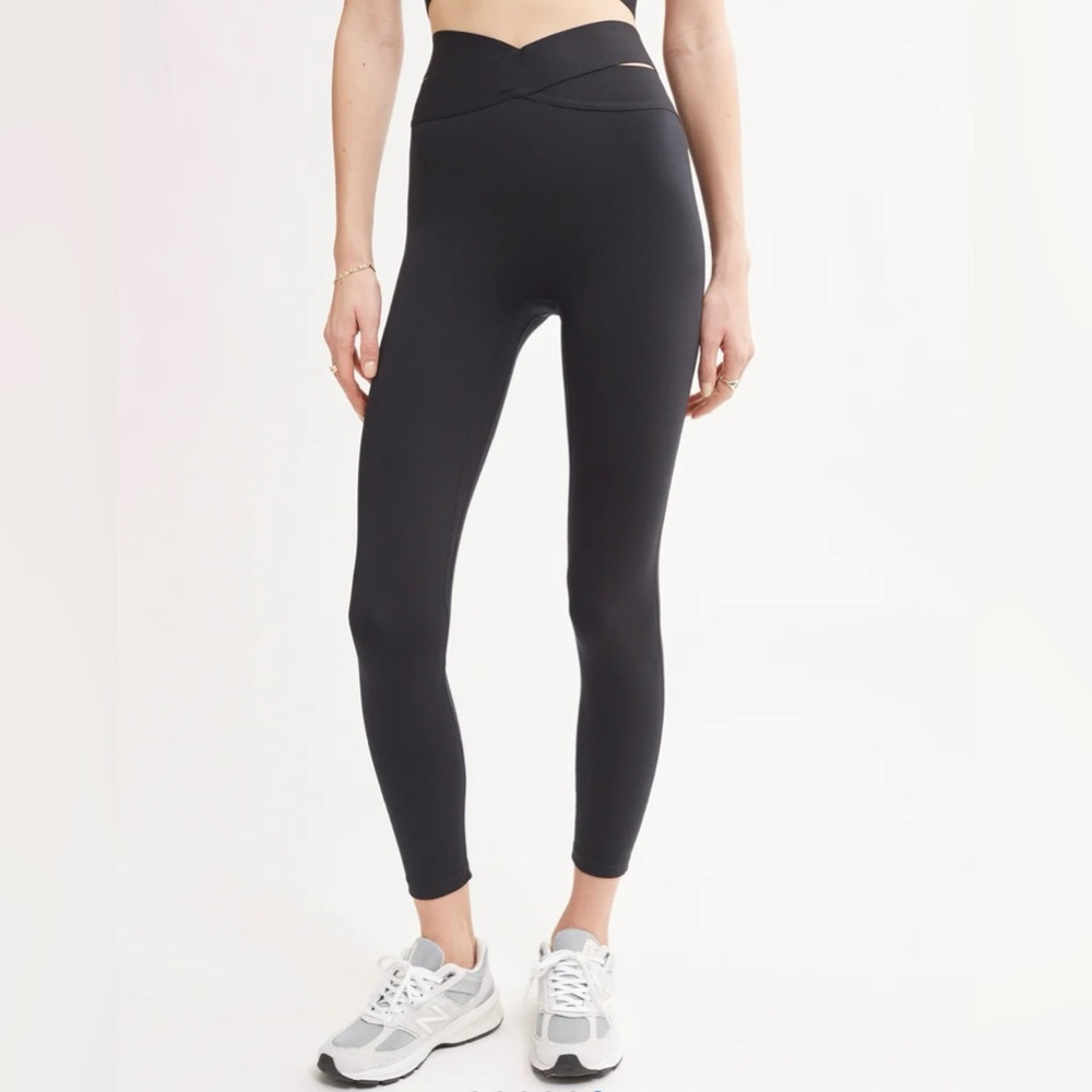 NWT Bandier Le Ore Corso Crossover Legging